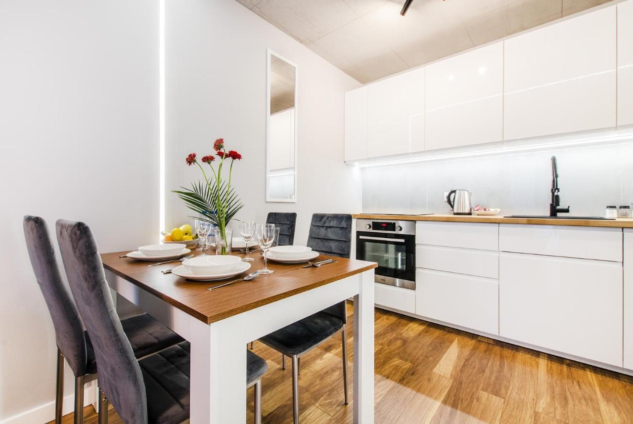 Smart Rental Management Apartments - City Center 브로츠와프 외부 사진